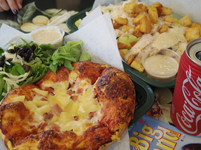 おなかがすいたので<br /><br />キングカメハメハ前にあったカフェ的なお店でランチ