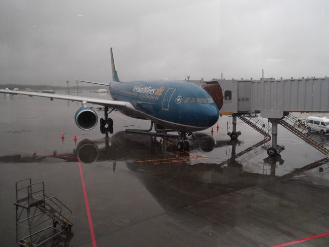 成田空港到着。まだ東京は涼しいです。