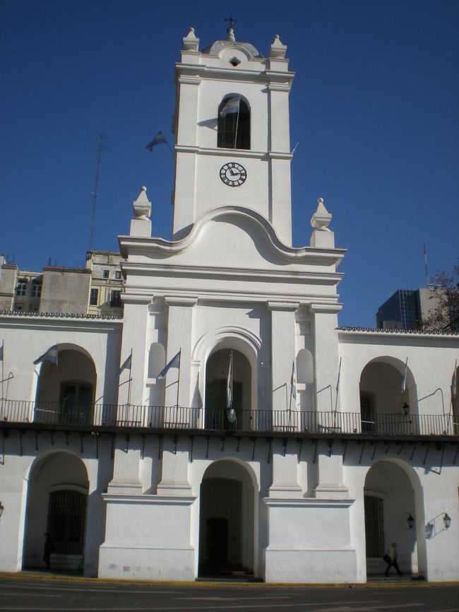 カビルド<br /><br />スペイン植民地時代の行政機関<br /><br />中はとくに広くもない<br /><br />簡素な感じかな