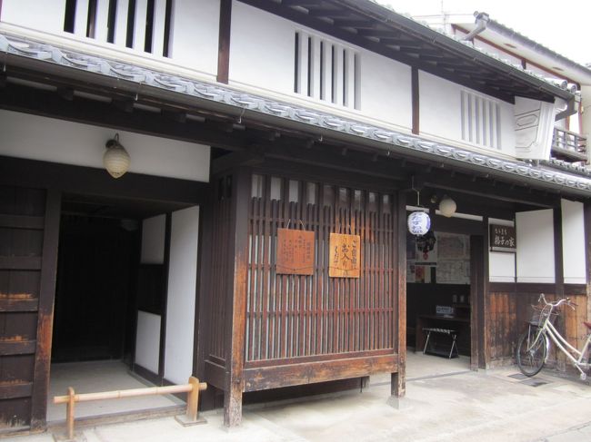 すぐ前が「奈良町格子の家」<br />ここは建て直されて復元されたものです。<br />ここも無料でトイレはバリアフリーできれいです。