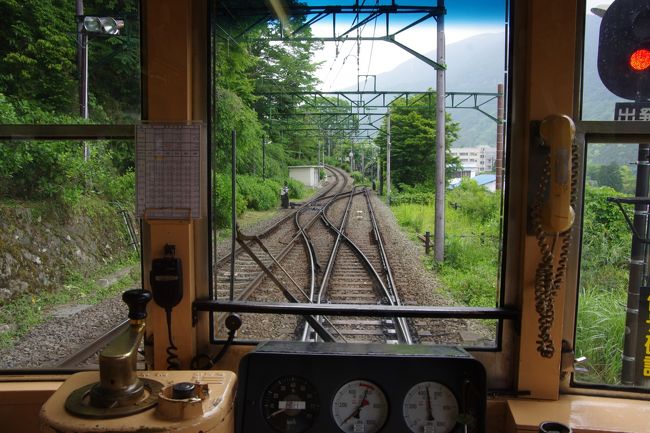 ここもスイッチバックになってますね。<br />運転手さんは、そのたびに電車の運転席を３回も変わるんですよ。<br /><br />何なら、教えて下されば、短い区間だけを私が運転してあげてもいいんだけどね。