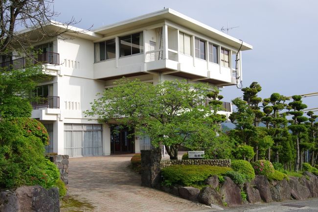 ここが今夜のお宿です。<br />立派な構えですね〜(^-^)<br /><br />温泉掛け流しの、温泉保養所ですよ〜(^^)