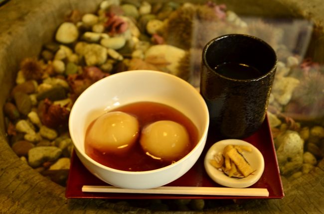 ちょっと休憩。。。鳴子名物「栗だんご」を食べてみました、美味い！<br />