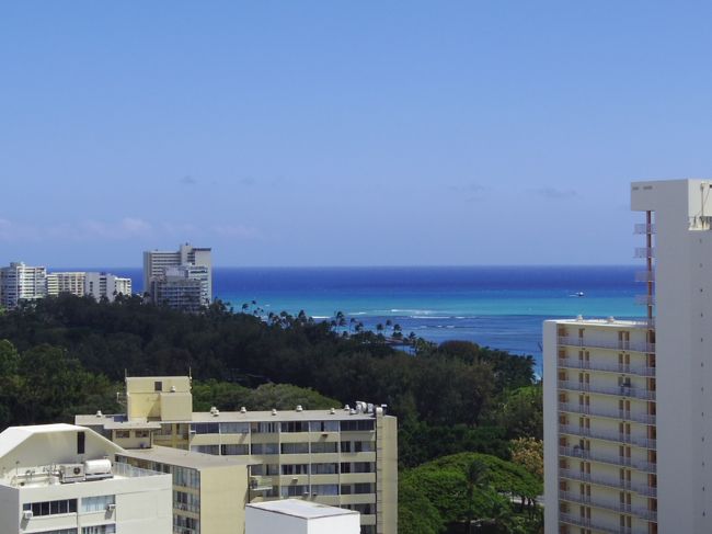 少し休んだらアラモアナへお買い物に