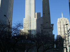 全米で2番目に古い給水塔、シカゴ・ウォーター・タワー。