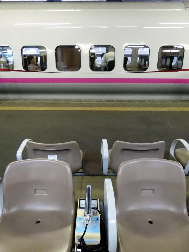 盛岡駅でこまちを降ります　<br /><br />盛岡駅のホームのベンチでは