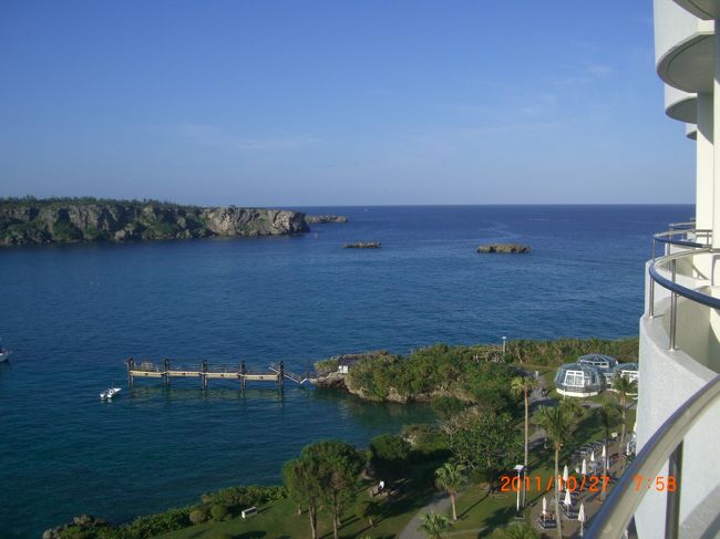 ２日目の朝です。<br /><br />部屋からの景色です。朝食の後、周りを散策しました。<br />中央に見えるのは、船着場でした。