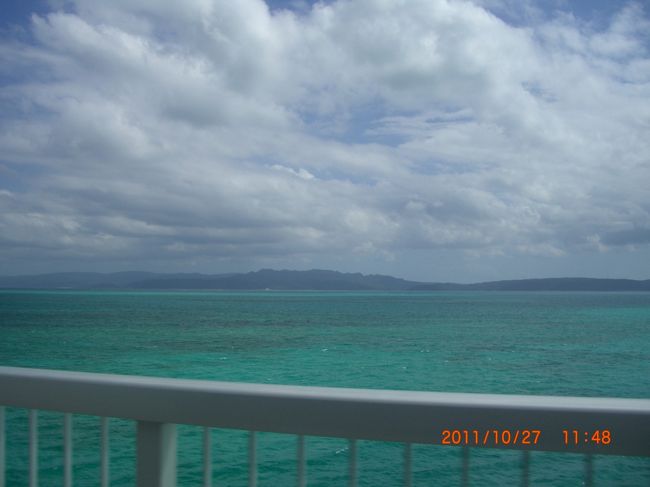 ここの海の色が一番です。<br /><br />エメラルドグリーンしてた。