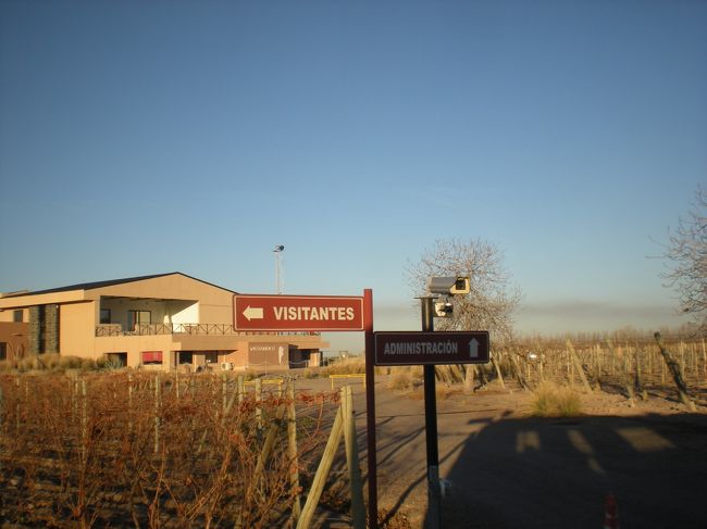 建物はまだ新しい<br /><br />デッキもあって暖かい日はとても気持ちよさそう