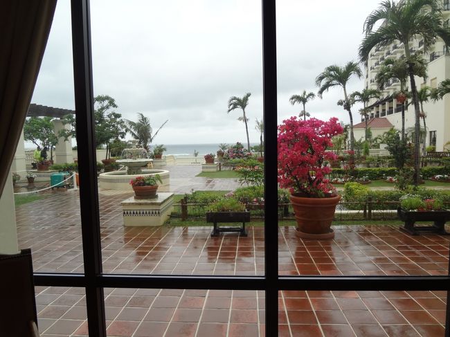 ゆっくりと朝食をいただいた後は、<br />ホテルをチェックアウト。<br />帰りの飛行機は１６時過ぎですが、<br />何があるか分からない、ベビー連れ旅行なので、<br />早めに那覇へ向かいます。<br /><br />また、お天気の良い日に泊まってみたいなぁ。