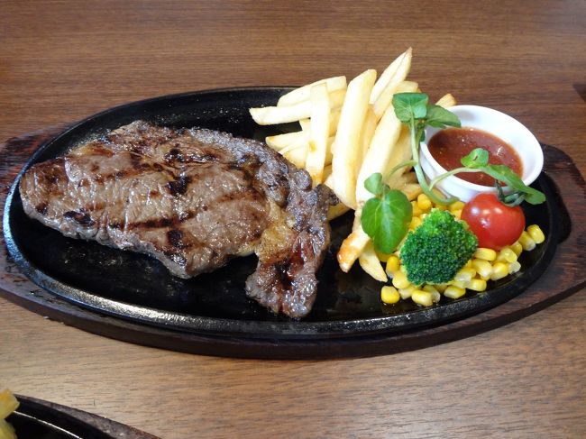 夫はステーキをオーダー。<br />こちらも、柔らかくて美味しいお肉だったそう。。