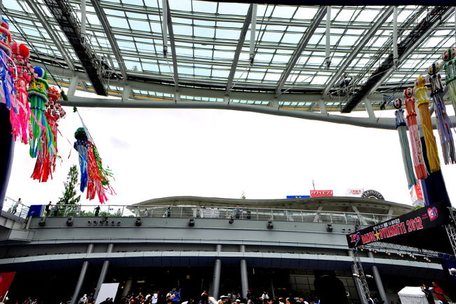 オアシス２１銀河の広場<br />仙台、安城、一宮の七夕飾り<br />各都市から七夕の親善大使が来場<br />親善大使によるPRステージが行われた・