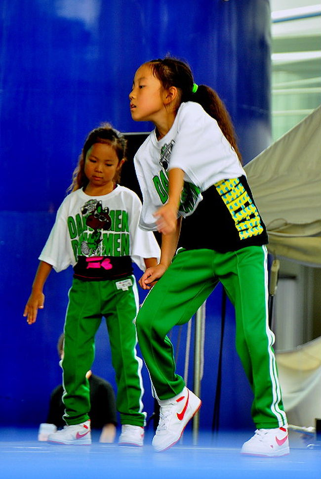  2 on 2 バトル<br />グループダンスコンテスト<br />歓声と声援と音響とダンスに注目