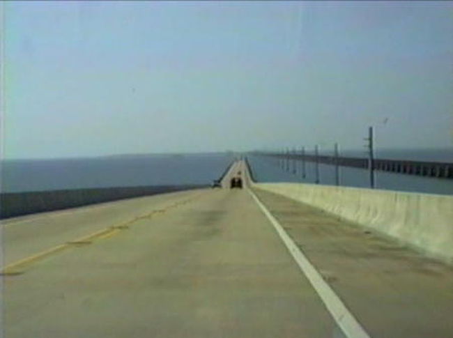 <br />　そして、このセブンマイルブリッジは１９８２年５月２４日に開通しました。<br /><br />　つまり私が目にしたタバコのコマーシャルは、この橋ができて間もなく撮られたものだったのか……