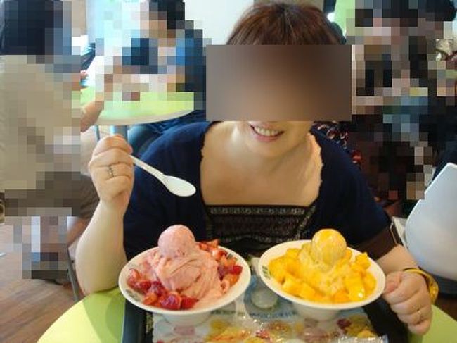 幸せ〜（笑）<br /><br /><br />※１人で２個食べたわけじゃないです。３人で２個です。それでもキツくてちょっとだけ残してしまいました…無念！