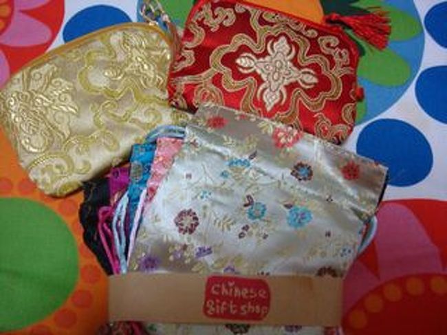 自分・母親と友人たちにポーチ購入。<br /><br />『カワイイ〜』（笑）。