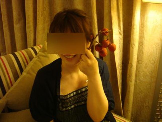 魯肉飯と胡椒餅、コンビニで買ったカップ麺等々で部屋飲み。<br /><br />昨日のライチも食べます。