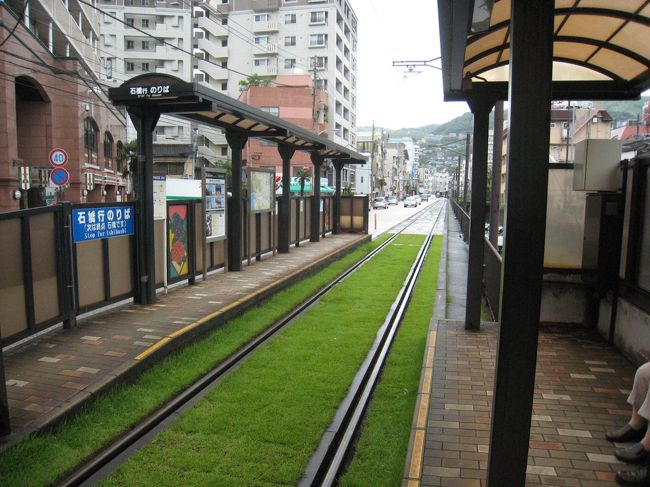 路面電車、本数も多いので時間を気にせず乗れます。