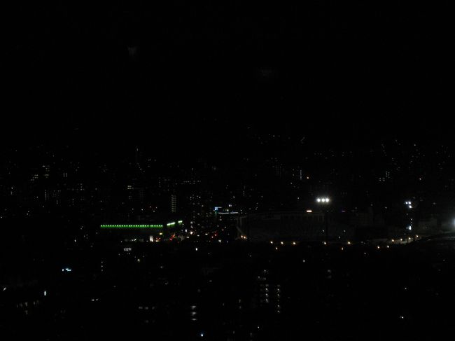 長崎駅に戻って「稲佐山温泉」に行ってみました。長崎駅より無料のシャトルバスが出ています。「ふくの湯」です。山の上にあるので露天風呂からの景色は絶景です。まだ新しいようでとてもきれいでした。