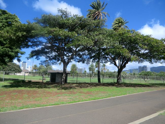 今回は、<br />運河の先のカパフル通りまで行くことにしました。