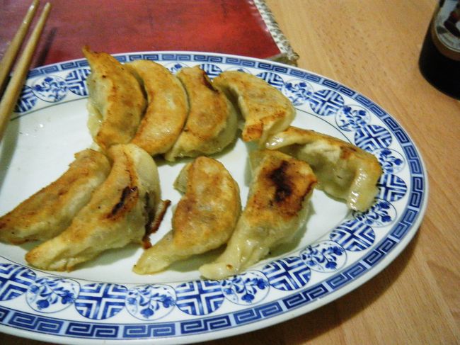 餃子です！<br /><br />ネパールで「餃子」というのも、なかなかですね。<br /><br />これって「モモ」じゃないですよ！<br />