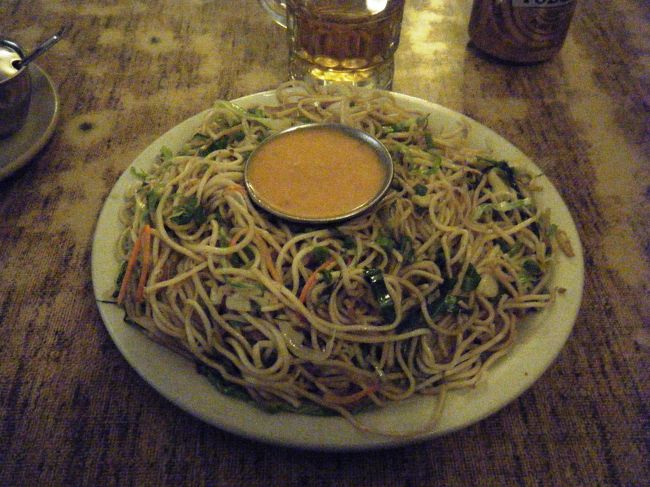 「チョウメン」　焼きそばのような物ですね。<br /><br />あまりにも量が多く、食べきれませんでした。<br />