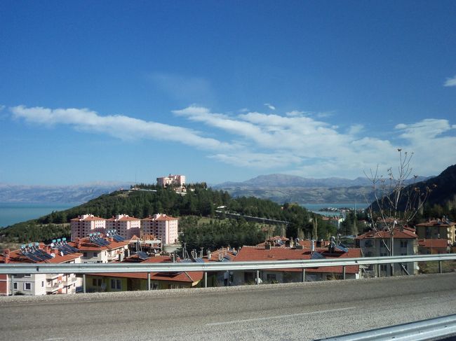 　紀元前５００年には集落があったといわれる歴史の古いエイルディルは人口２万人の小さな町。<br /><br /><br />