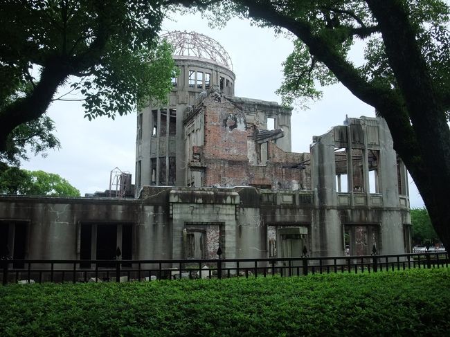 この建物の前に立ち、厳粛な気持ちになり<br /><br />素朴に反原発を叫びたくなるのだが、<br /><br />様々な利権・思惑の前にかき消されてしまう！<br /><br />原爆投下から67年たったというのに、歴史からは<br /><br />何も学ぼうとしない現実をつきつけられる昨今・・<br />