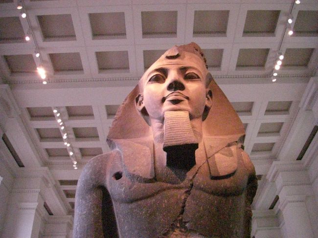 大英博物館。ここは何回来てもその時々の感動があります。今回は興味があるところだけを見ましたがそれでも２時間くらいかかりました。<br />