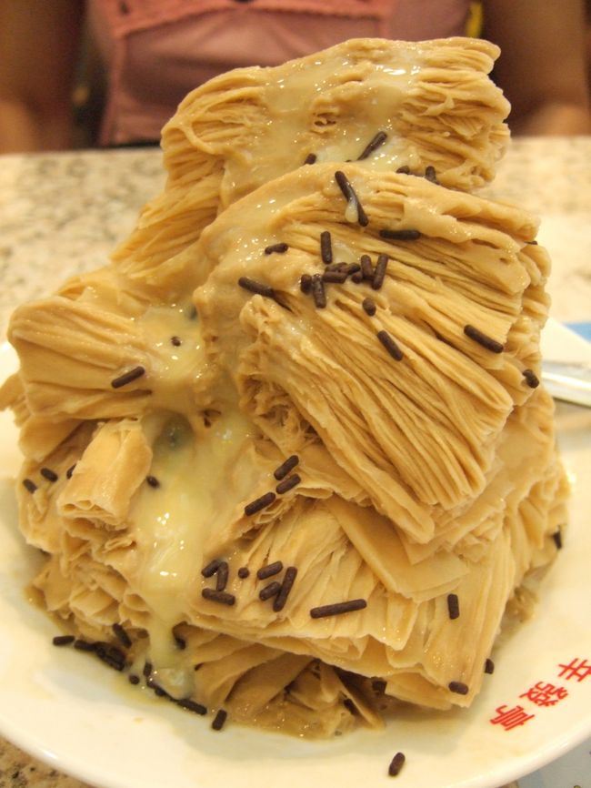 ここの雪片冰<br />ミルクのカキ氷なので、きめ細かいなんともいえないふわふわ食感<br />まるで新雪の雪を食べているようです<br />写真はコーヒー味<br /><br />超まいうーです！<br />いや〜これはやばいな