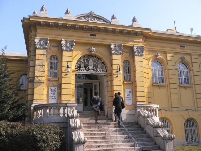 セーニチェ温泉のエントランス(だと思う)