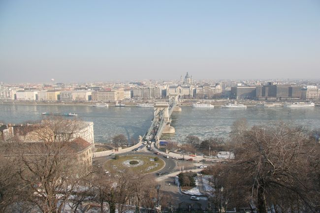 ケーブルカーで更に上に登って行きます。