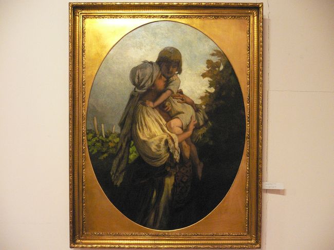 国立美術館内を体を温める目的で暫し見学。