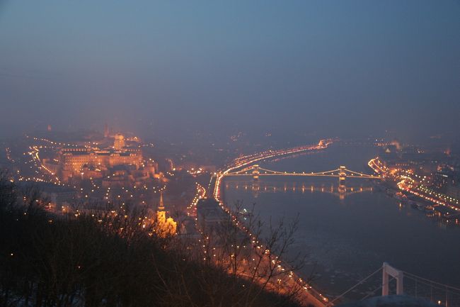 再度くさり橋を撮影。もう少し暗くなるのを待ちます。