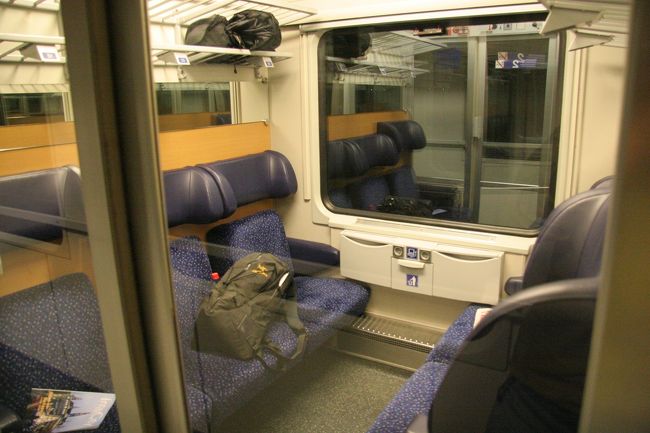 冬のヨーロッパは日が暮れるのも早いのでハンガリーを出た時は夕方でも日が暮れるとかなり遅い時間に見えます。