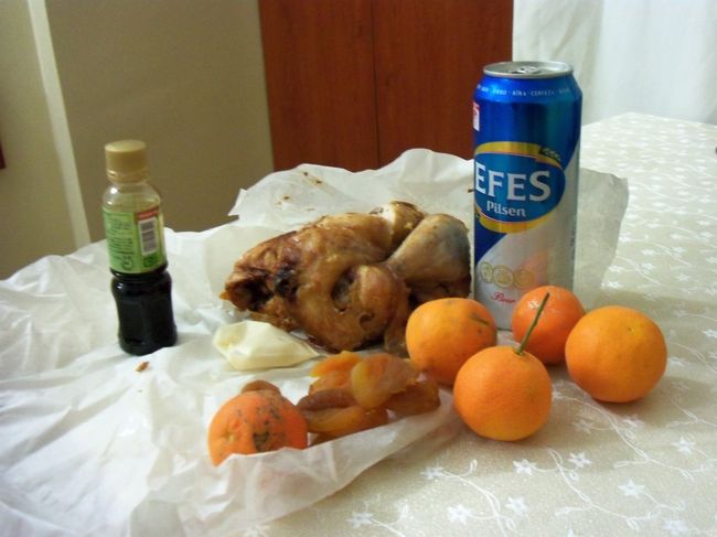 　お土産通りでお土産を買いました。<br /><br /><br />　レストランで朝・昼食は問題ありませんが夕食は家族や団体が多く一人では入りにくい雰囲気です。<br /><br />　夕食はチキン一羽とビール（１１．５ＴＲ　７００円）。