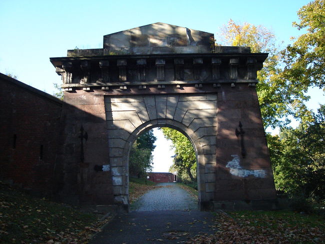 【ツィタデラ】<br />入り口と思われる門