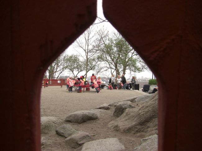 幼稚園でした。北欧の子供はみんな金髪で可愛い＾　＾＊<br />美男美女が多い国ですもんねぇ。