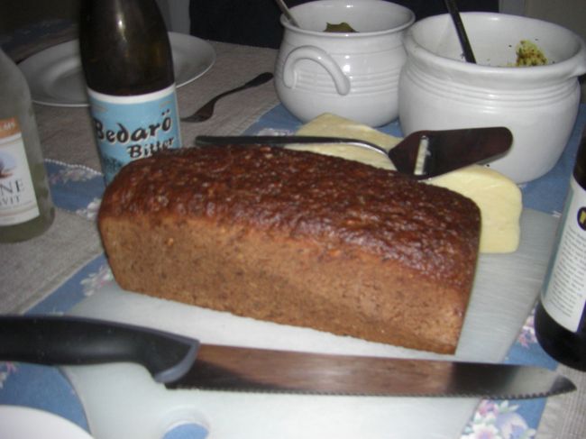 アダモが焼いてくれたパン。