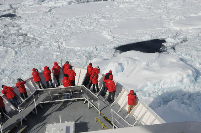 夢の南極クルーズ（２）：　南極圏に迫る