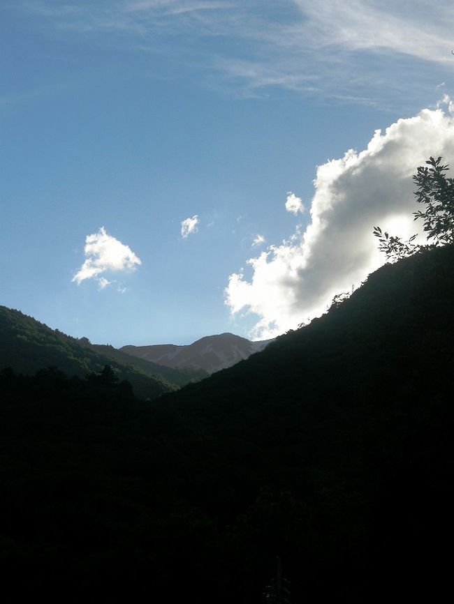 明日の天気は・・<br /><br />　白馬山麓最初の夕暮れ<br /><br />　　心配・・。