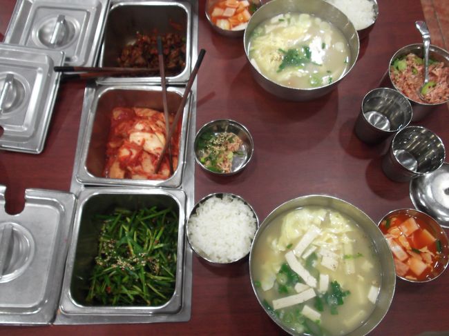 　ここでもキムチはサービスで出てきます。