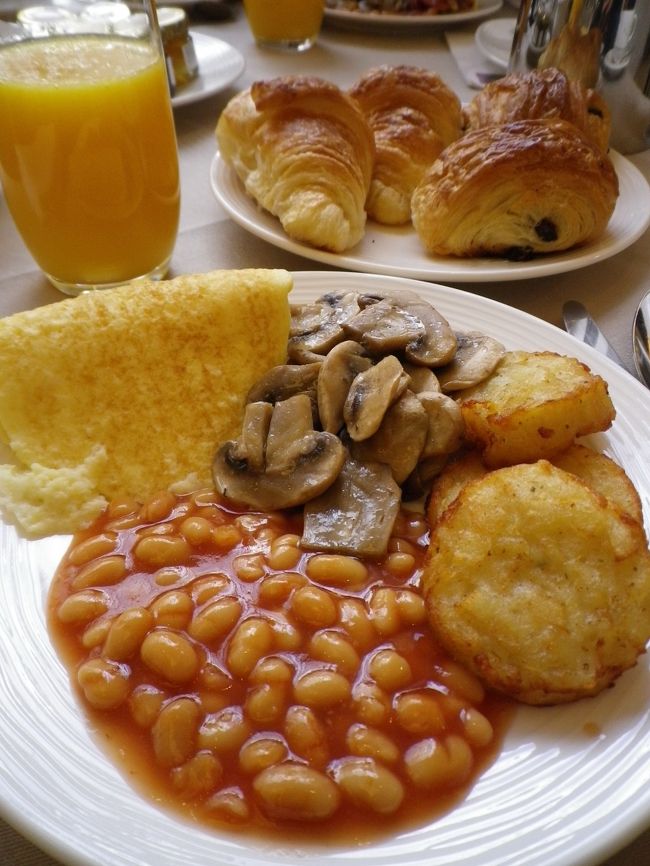朝からガッツリ朝食をいただきました♪<br /><br />毎朝こんな朝食が食べれたらどんなに幸せか…（笑）<br /><br />老後はホテル暮らしがいいなぁなんて<br />ひそかに思った瞬間でした。