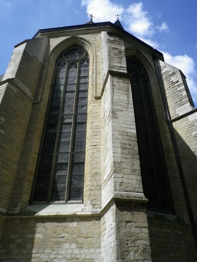 青い空に大聖堂の鐘が響く〜