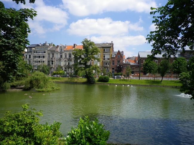 の〜んびり公園内をお散歩して