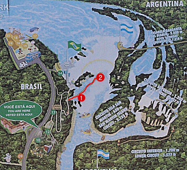 次は流れの上に架けられた遊歩道です。<br />②はちょっとスリリング（滑りやすい）<br /><br />