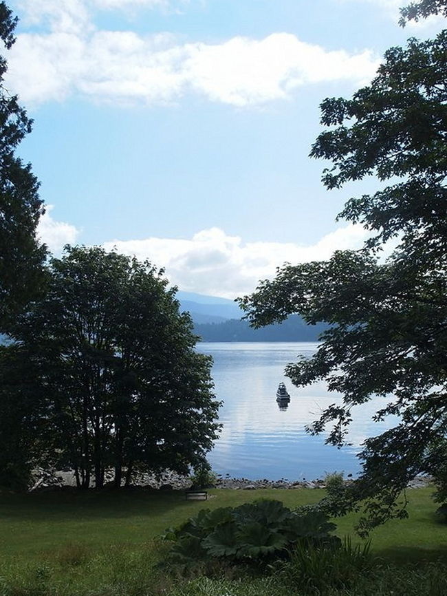 気持ちが良くて、大好きな場所。<br /><br />オシャレな雑貨やレストランもあって楽しいところです。<br /><br />おいしいドーナッツ屋さんがあるよって聞いてたので、食べてみました。<br />うん、なるほど。<br />良い油でディープフライしてあるようで、確かにおいしいです。<br /><br /><br />