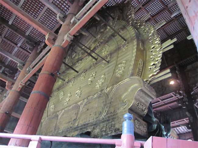 裏側はこんな感じ…