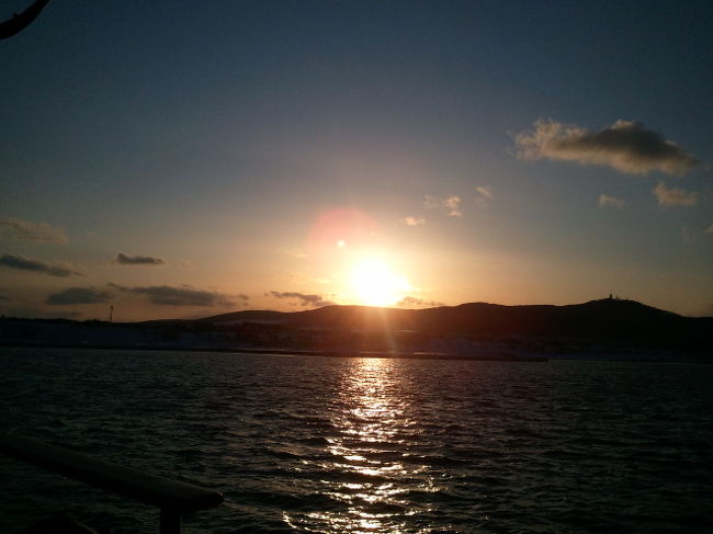 沖合にでると流氷はいずこに…<br />でも綺麗なサンセットが見ることができました。