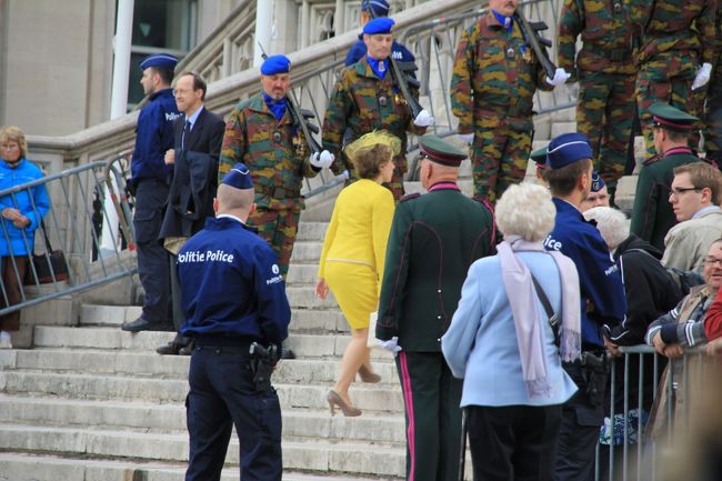 どちらの方でしょうか綺麗に着飾っています。